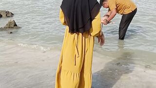 TITLE:* *Our Baby's First Time at The Beach - Happy Family Moment