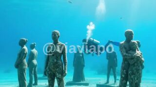 A REAL MUSEUM UNDER THE OCEAN?! 😱🌊 #Shorts