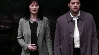 🎬 Supernatural (2005–2020) What begins as a hunt for monsters becomes a battle for the fate of heaven, hell, and humanity itself