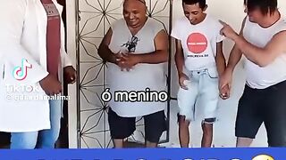 tente não rir muito