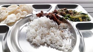 Mugbang makanan hotel lezat