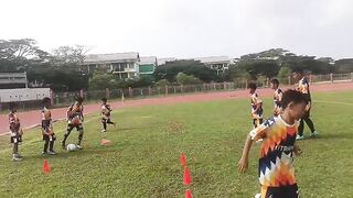 Latihan Sepak Bola