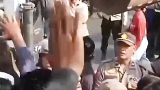 Eksekusi Lahan di Probolinggo Ricuh Usai Dihadang Emak-Emak