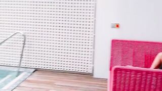 Cat Chattering at the Laser Dot! 19