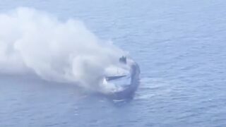 Basarnas mengungkap alasan sekoci KMP Mutiara Sentosa 2 tidak diturunkan saat kebakaran-