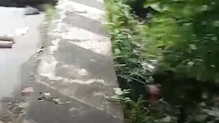 Detik-Detik Jembatan Antar Kecamatan Ambruk di Lumajang