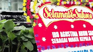 Dikabarkan Digeledah Kejagung, Karyawan Kantor Badan Gizi Nasional Menunggu di Luar