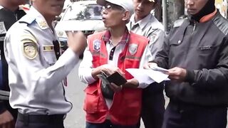 Dishub Surabaya Tindak Ratusan Jukir Nakal