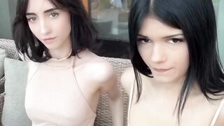 dua cewek cantik