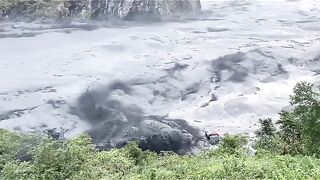 Nepal di terjang banjir bandang lagi