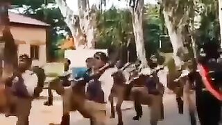 Pak Army & India army. Vary funy????
