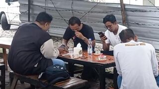 Grup Facebook Gay di Tuban Dikejar Polisi