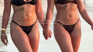 Sexy twins on the beach👍👏❤️