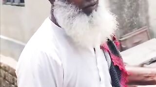 অনেক সুন্দর একটি গজল