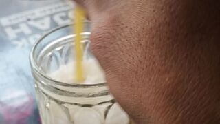 MINUM ES SUSU DI PAGI HARI
