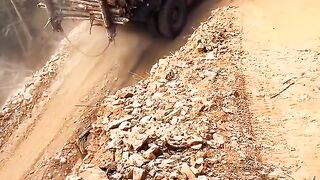 Powerful Truck Climbing a Steep Hill! 🚛🔥