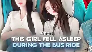 This girl feeling asleep 😴 during the bus ride 😙😏
