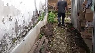 Hidup Sebatang Kara, Nenek di Nganjuk Terpaksa Hidup Nomaden Karena Tak Punya Rumah