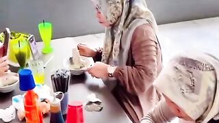 Eating meatball with different way