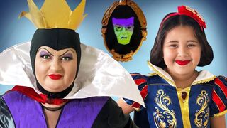 Disney Snow White and Evil Queen