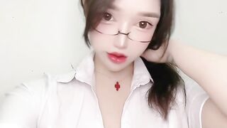 Gadis Cantik dari Asia