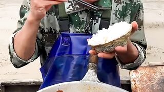 Seafood mukbang