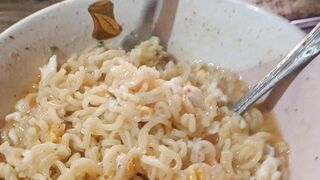 MUGBANG INDOMIE 2 BUNGKUS PAKAI TELUR