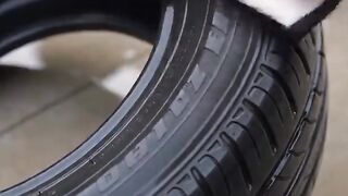 Amazing DIY Tire Garden Decor! Turning Old Tires into Beautiful Wall Planters 🌿✨