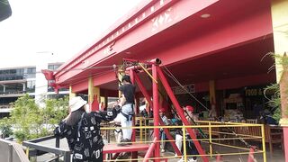 Exploring the Fun Theme Park and Viewing the Castle Scenery