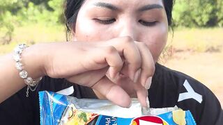 Survival Skills_ Useful and Clever with single mom in forest  #outdoors  #bushcraft  #fyp 3