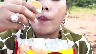 Survival Skills_ SMART idea andUSEFUL in forest#bushcraft #outdoors #viralvideo #fyp 5