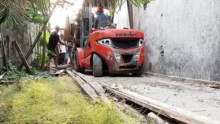 Proses Evakuasi mesin pon dengan Forklift 3 ton di tempat sempit part 3