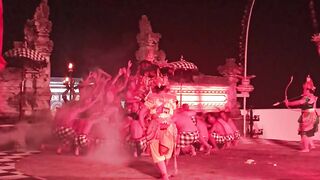 Apakah ada yang tahu tari kecak berasal dari daerah mana
