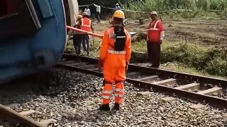 Pakistani Railway Accident unfortunately