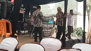 Benyanyi gembira