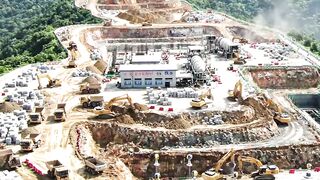 How the Chongqing International Trade and Commerce Center, in Chongqing, China was built?