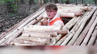 HE SLEPT IN A HOTEL DURING SURVIVAL?! 😂 #shorts