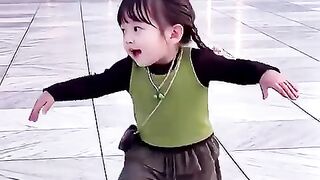 姨姨們的小可愛又來啦🤭.mp4