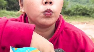 Survival Skills_ SMART idea andUSEFUL with single mom#outdoors #viralvideo #campinglife #fyp 13