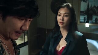 Double Mirror? 😱 The Mysterious Underwater Ghost | Chinese Drama Movie Clip