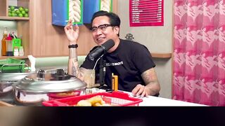 CARA MEGANG HP-NYA BUKAN GEN Z BANGET?! 😂 #shorts