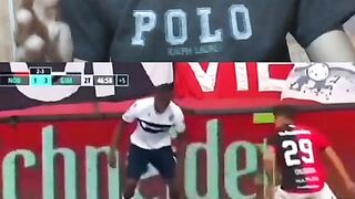 🔥 ¡Esto es puro talento y picardía en el fútbol! ⚽😮‍💨