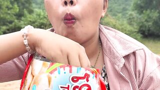 Survival Skills_ SMART idea andUSEFUL in forest#outdoors #viralvideo #campinglife#fyp 19
