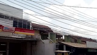 Panas menyengat