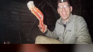 KING CRAB LEGS IN THE SNOW?! 😱 #shorts