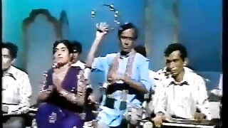 Aise Besharm Aashiq..Funny Qawali Amazing #oldisgold# #oldsongs# #febpostvideos# #amazing# #interesting# #nice# #ashiq# #love#