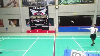 Bulutangkis kelas bulu 😂