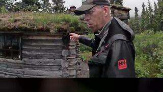 THE CABIN BUILT BY HAND IN 1968?! 😱 #shorts