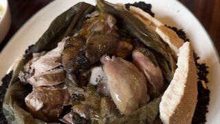 Salted Chicken Wrapped in Lotus Leaf + Jasmine Tea! 🍗🍵