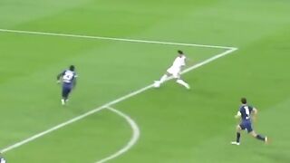 Tendangan voly Yan Diomande real madrid